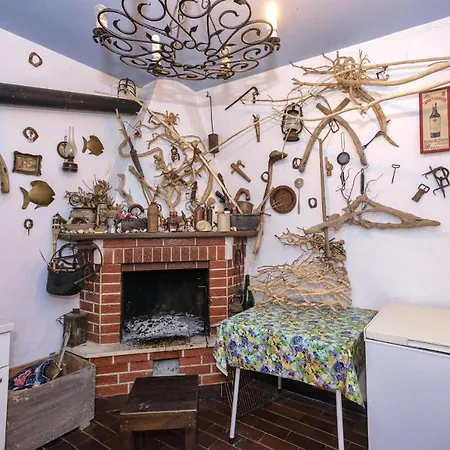 8726b Stari Grad (Hvar)