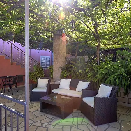 8726b Apartment *