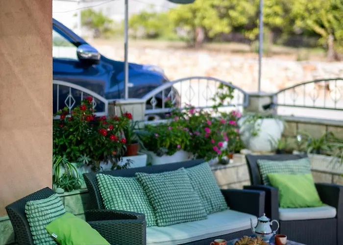 8726b Stari Grad (Hvar)