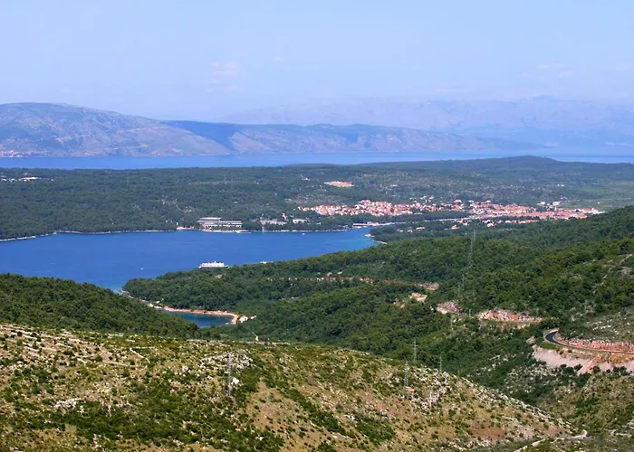 8726b * Stari Grad (Hvar)